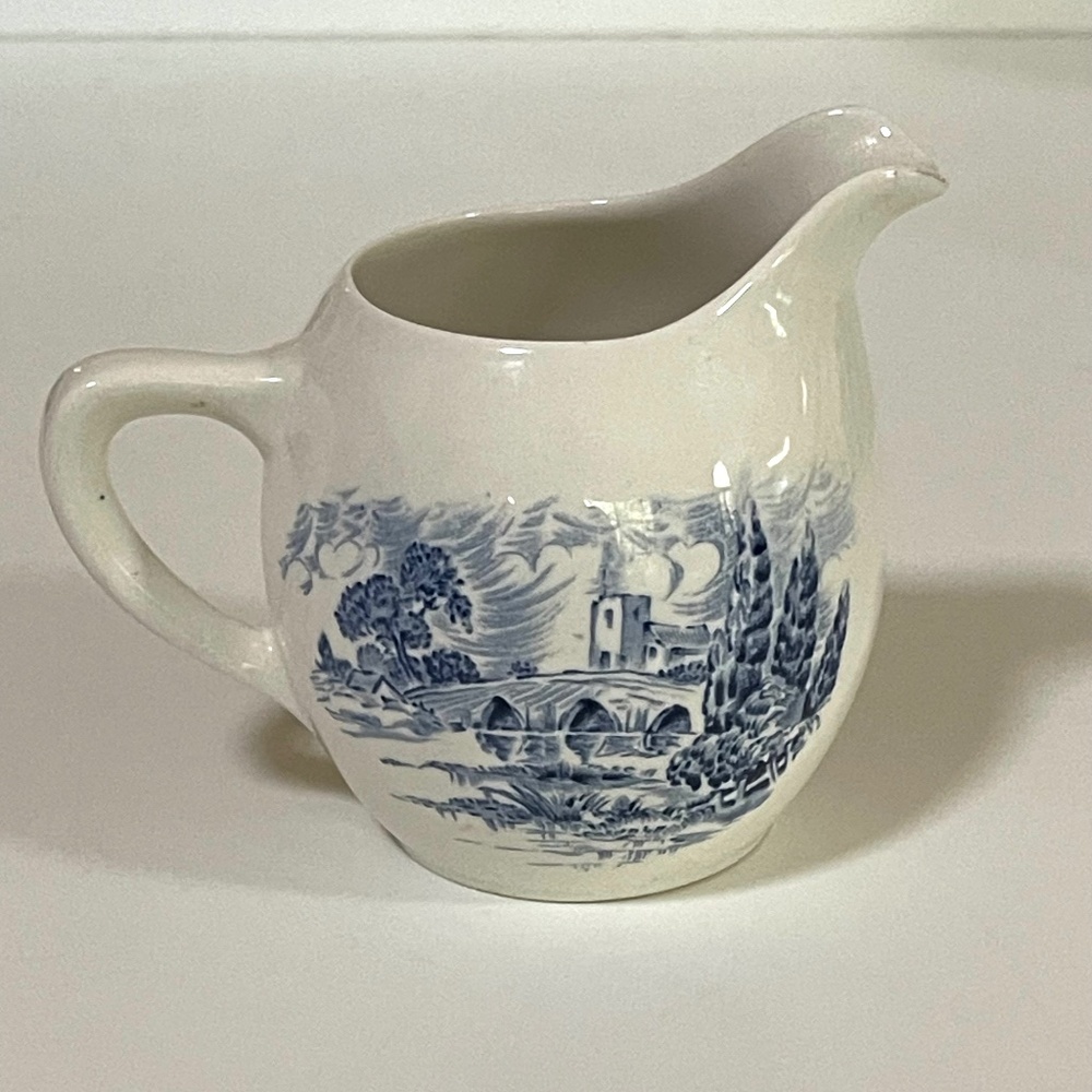 Enoch Wedgwood Countryside Creamer Blue White